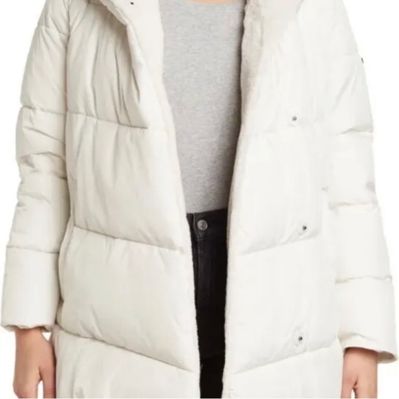 BCBGMAXAZRIA Women's M White Hooded Cozy Faux Fur Puffer Button Coat New Tags - Picture 2 of 8